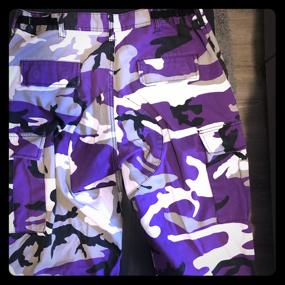 Purple Camo Cargo’s 💜 size medium
